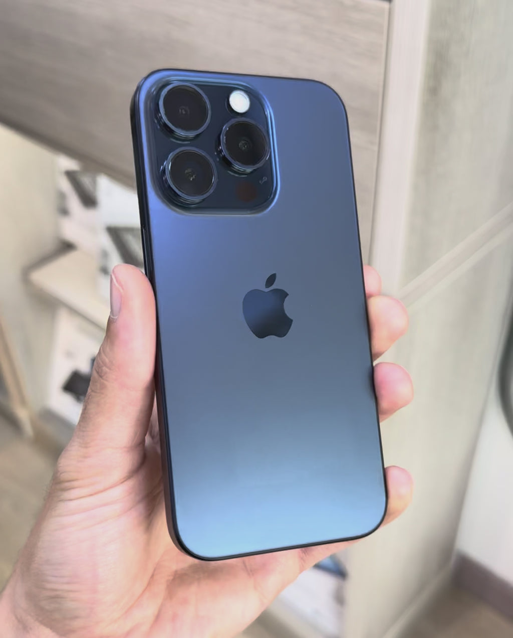 iPhone 15 Pro 128 Go batterie 86%