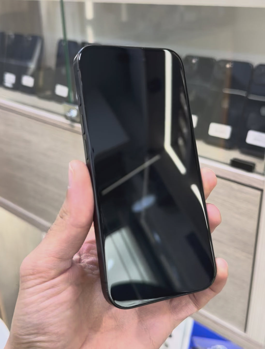 iPhone 15 Pro 256 Go batterie 87%